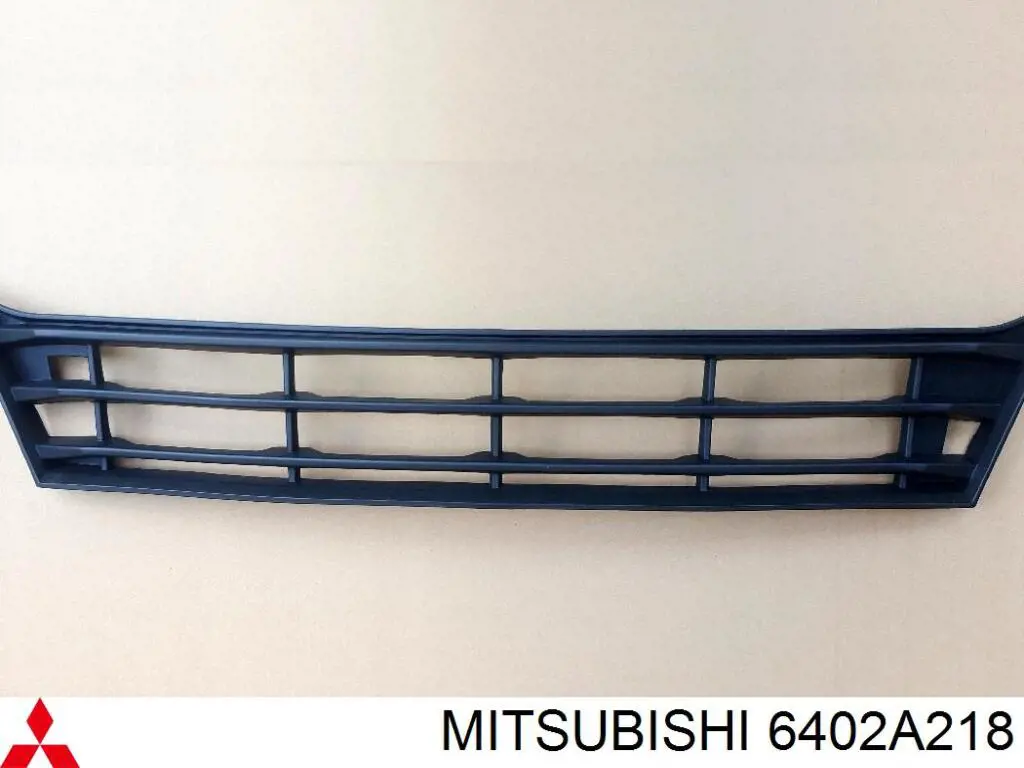 Rejilla del parachoques delantero Mitsubishi 6402A218 precio, desde 31,22 EUR