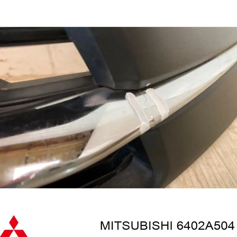 Comprar 6402A504 Mitsubishi Rejilla superior del parachoques delantero