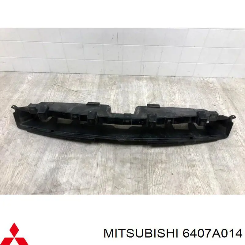 Rejilla del parachoques delantero Mitsubishi 6407A014 precio, desde 62,25 EUR