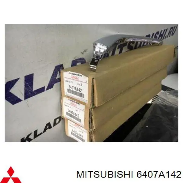 6407A142 Mitsubishi moldura de parachoques delantero derecho