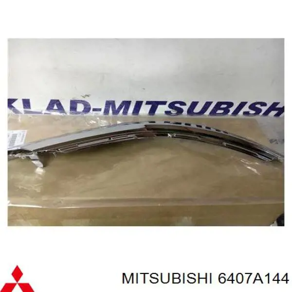 Moldura de rejilla parachoques delantero derecha para Mitsubishi Outlander (GF, GG)