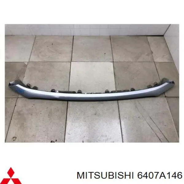 Comprar 6407A146 Mitsubishi Moldura del parachoques delantero derecho