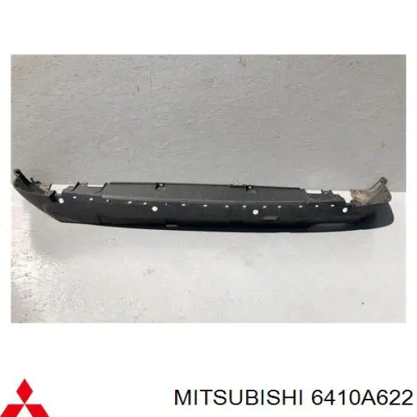 6410A622 Mitsubishi Defensa trasero
