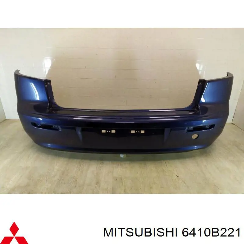 Parachoques trasero 6410B221 Mitsubishi