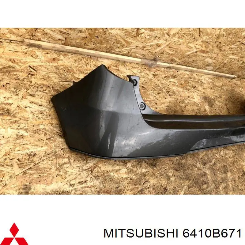 6410D000 Mitsubishi Defensa trasero