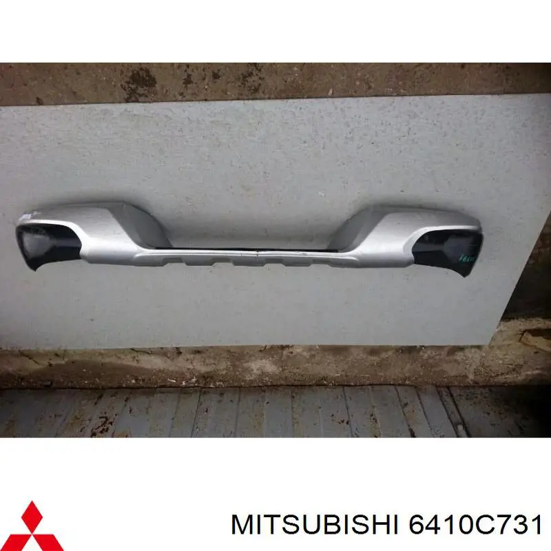6410C731 Mitsubishi Paragolpes delantero
