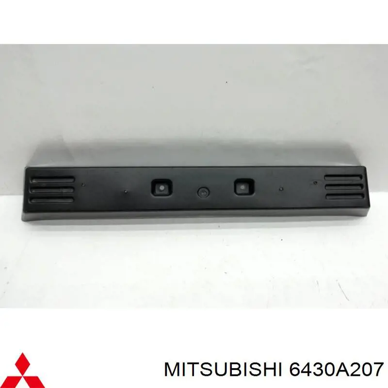 6430A207 Mitsubishi soporte de matricula delantera