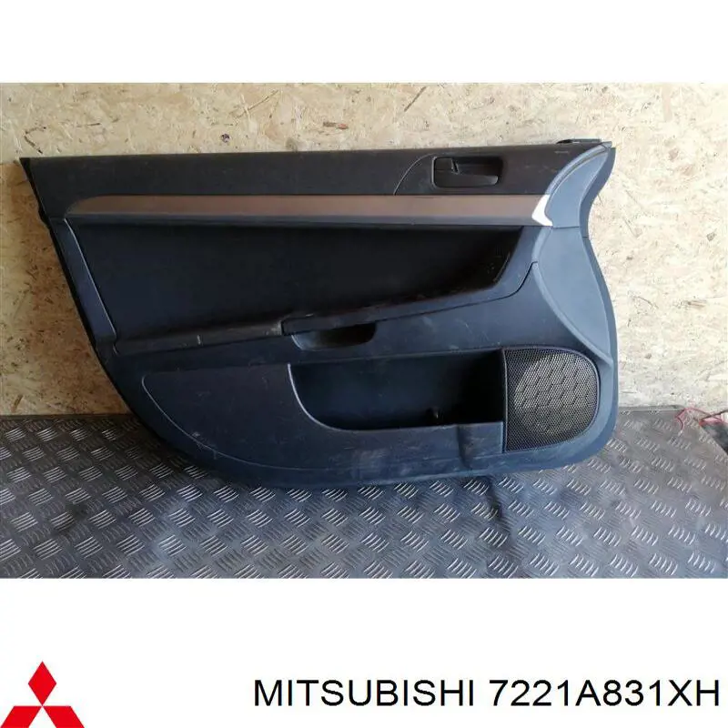 7221A831XH Mitsubishi tapón, pomo manija interior, puerta delantera izquierda