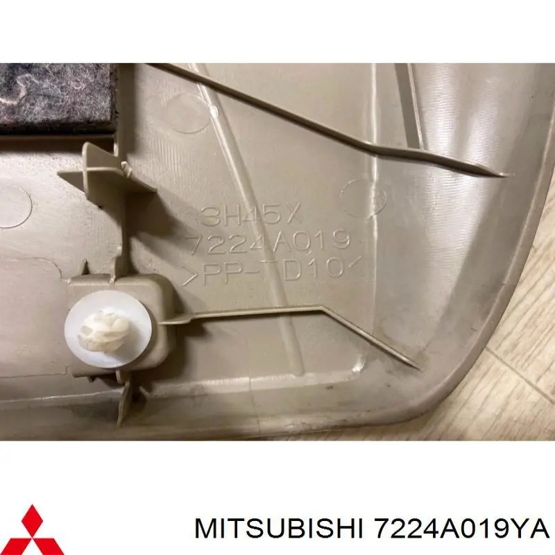 7224A019YA Mitsubishi tapicería para tapa de maletero