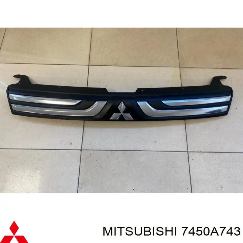 Rejilla delantera Mitsubishi 7450A743 precio, desde 80,42 EUR