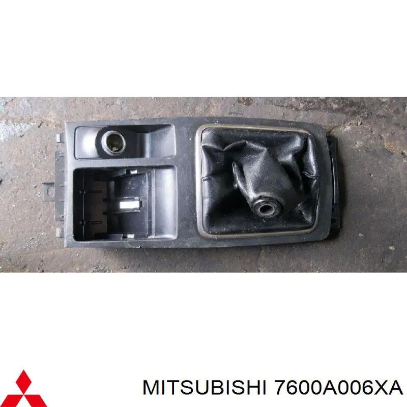 Cenicero de consola central para Mitsubishi Lancer (CY_A, CZ_A)