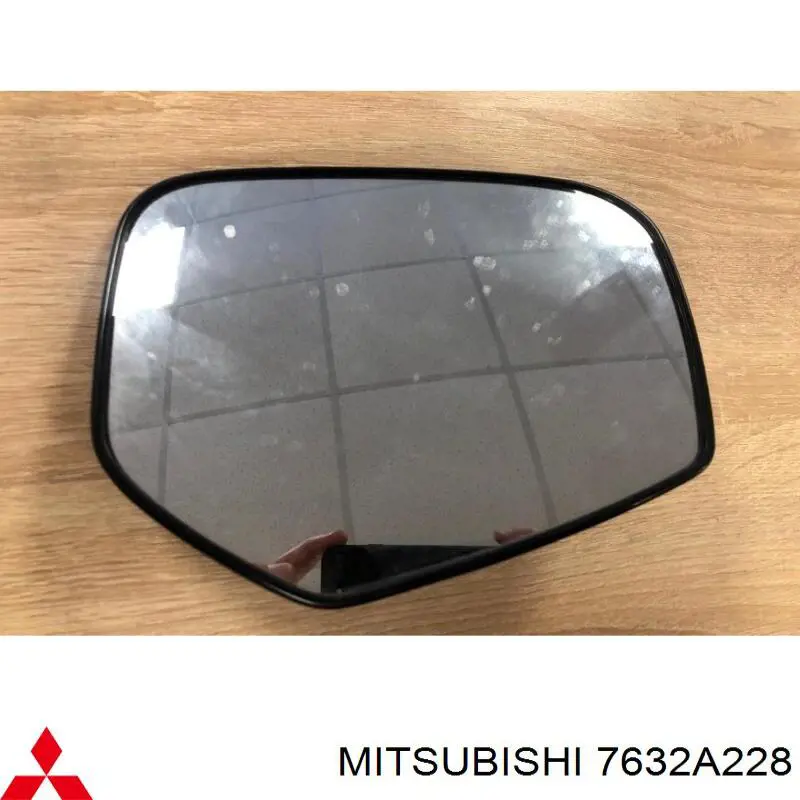 7632A228 Mitsubishi cristal de espejo retrovisor exterior derecho