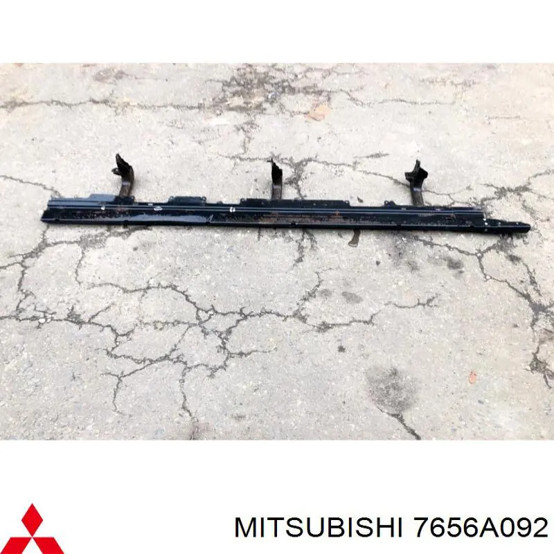Estribo derecho para Mitsubishi Pajero (V90)