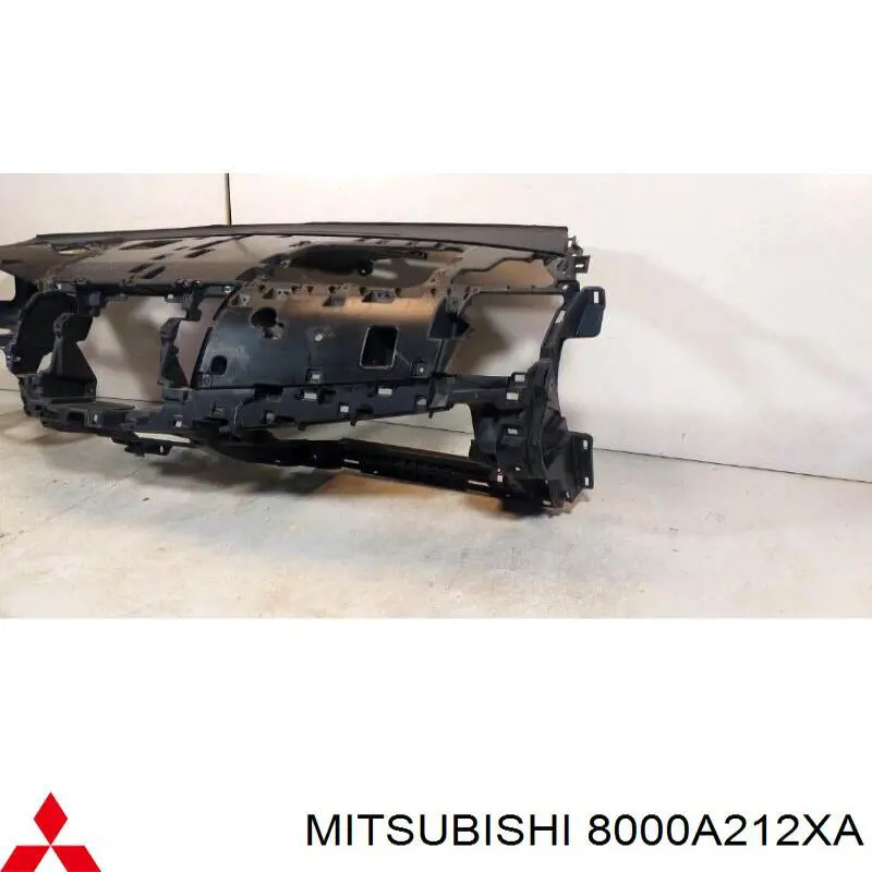 8000A212XA Mitsubishi panel frontal interior salpicadero