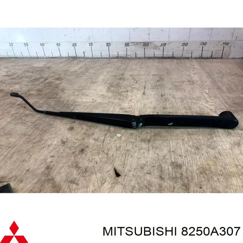 8250A307 Mitsubishi brazo del limpiaparabrisas