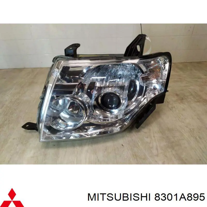 Faro izquierdo para Mitsubishi Pajero (V80)