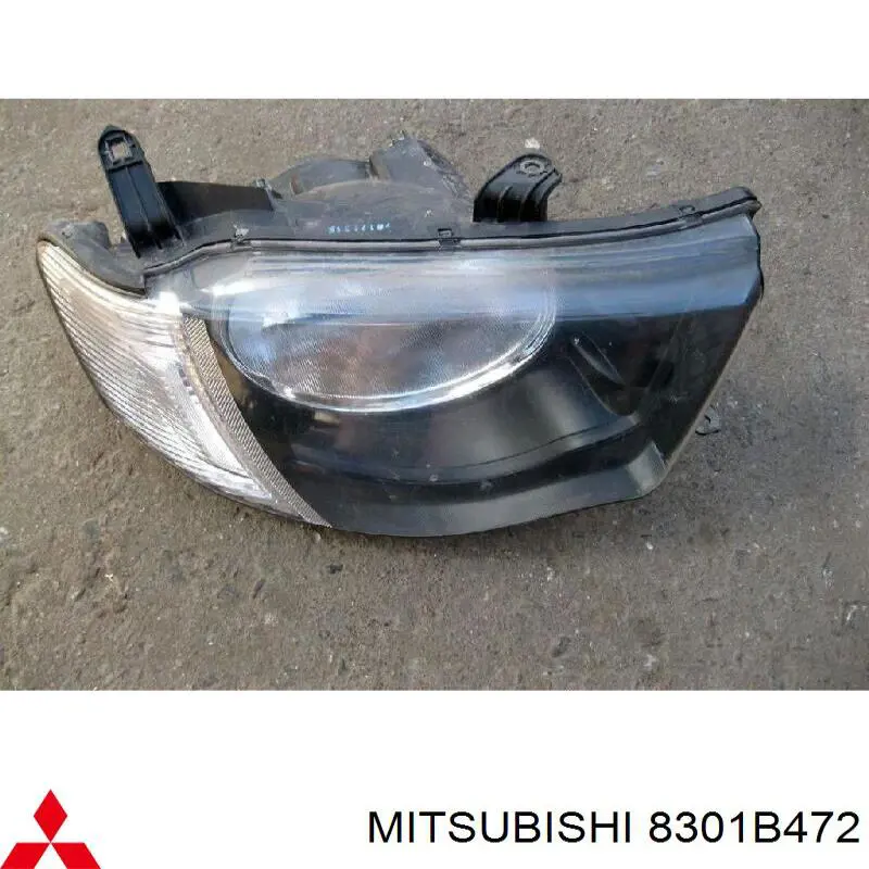 8301B472 Mitsubishi faro derecho