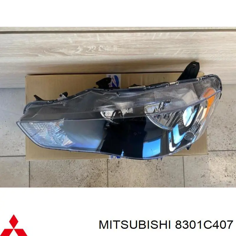 Faro Mitsubishi 8301C407 precio, desde 216,55 EUR