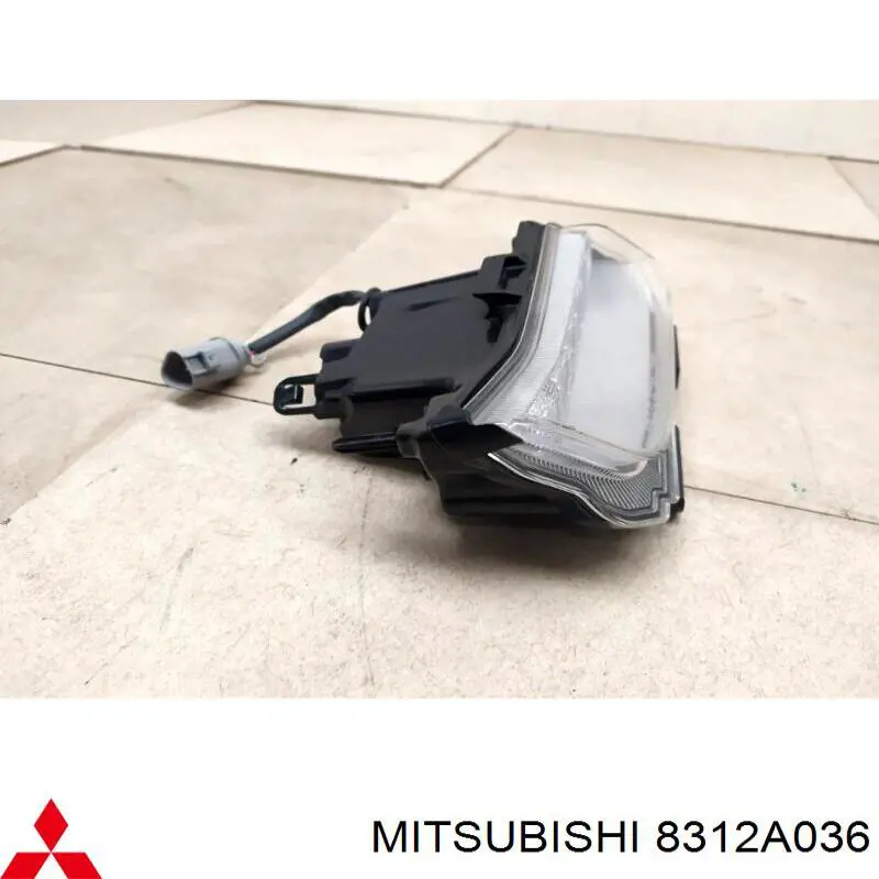 8312A036 Mitsubishi luz diurna derecha