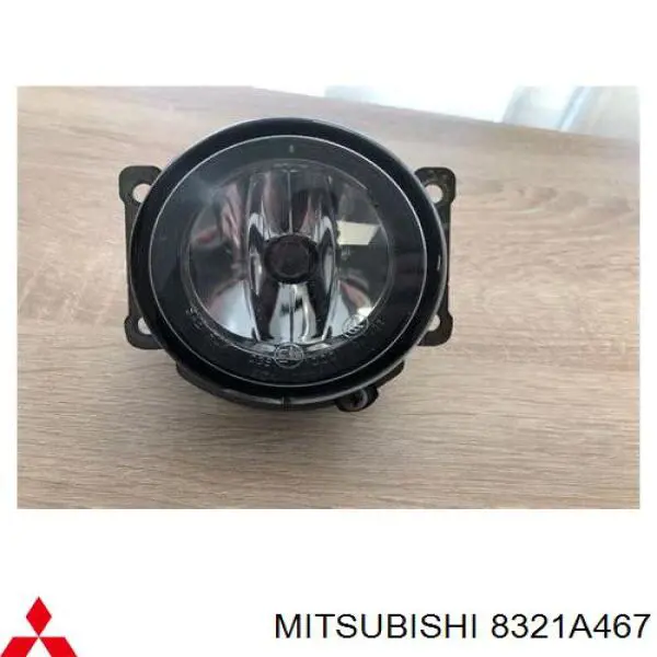 8321A467 Mitsubishi faro antiniebla