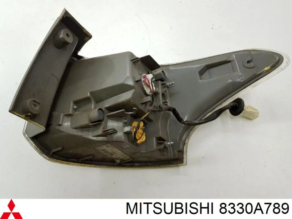 Piloto trasero izquierdo Mitsubishi 8330A789 precio, desde 113,22 EUR