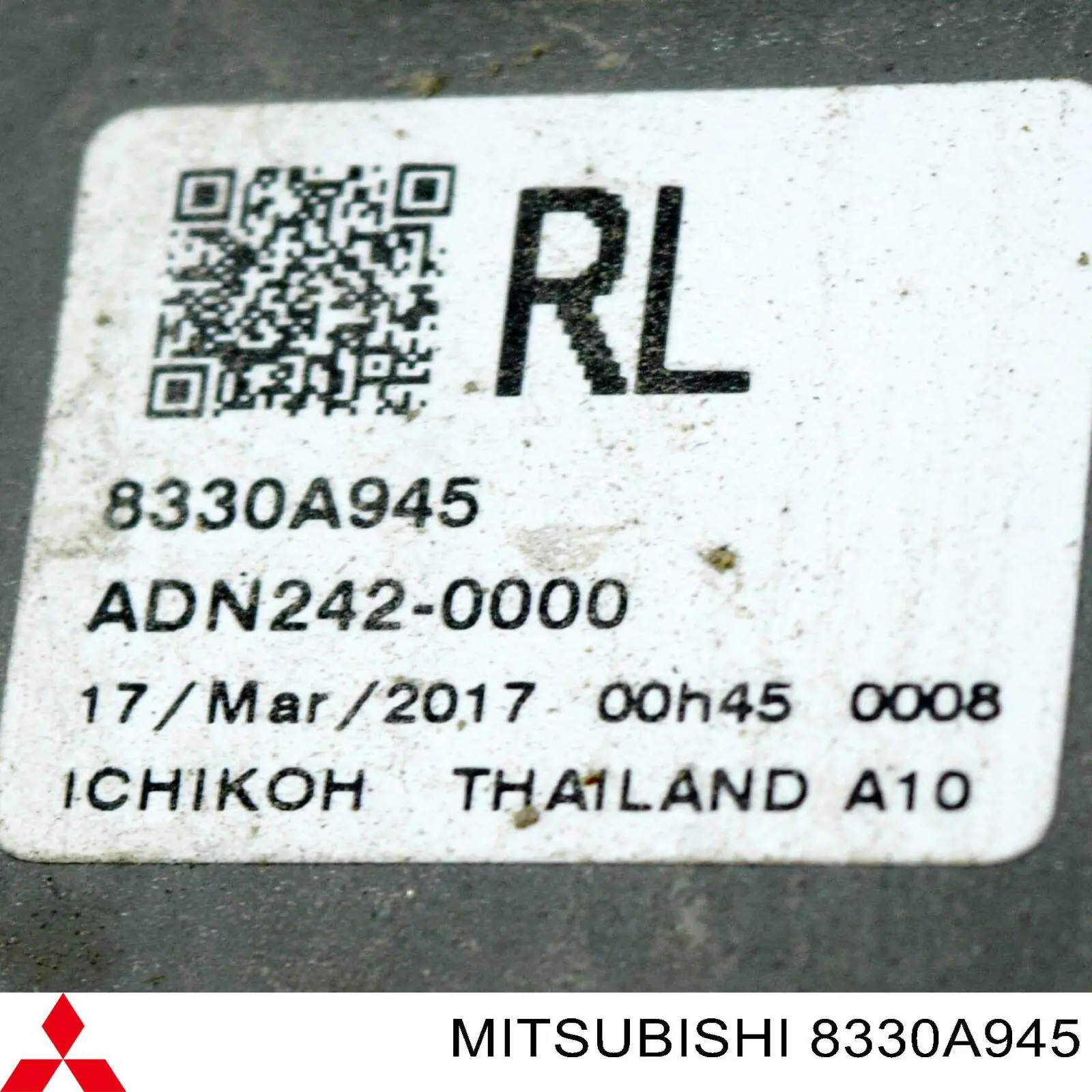 8330A945 Mitsubishi Piloto trasero izquierdo