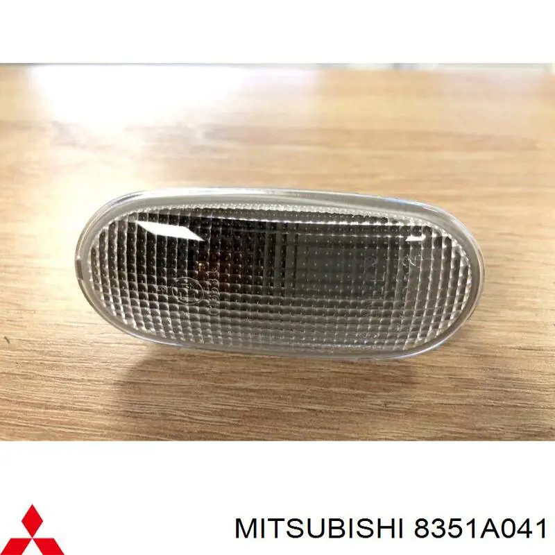 8351A041 Mitsubishi luz intermitente guardabarros