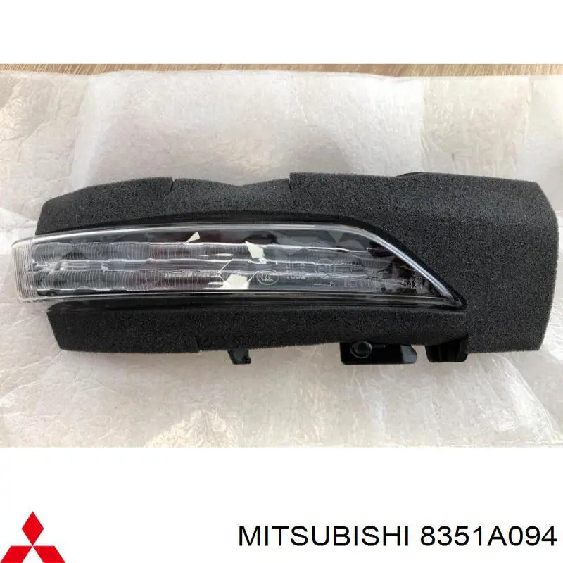 8351A094 Mitsubishi luz intermitente de retrovisor exterior derecho