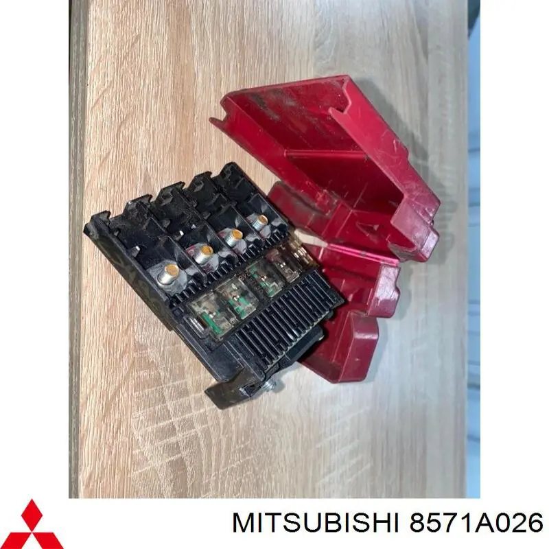 Caja de fusibles para Mitsubishi L 200 (KA_T, KB_T)