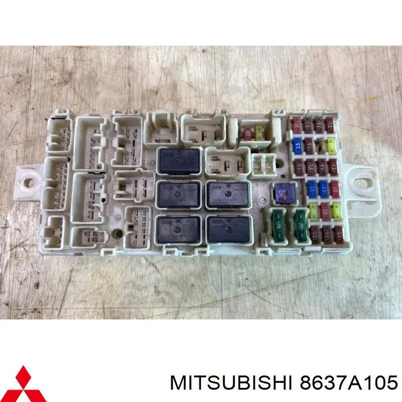 8637A105 Mitsubishi caja de fusibles