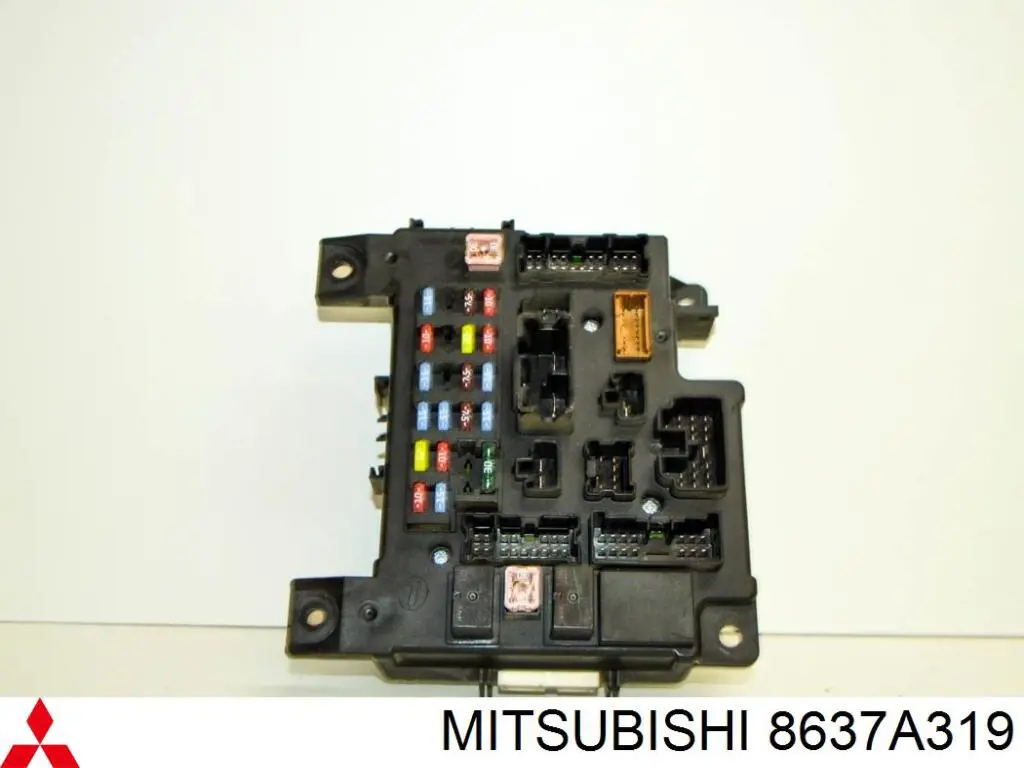 Comprar 8637A319 Mitsubishi Caja de fusibles trasera interior