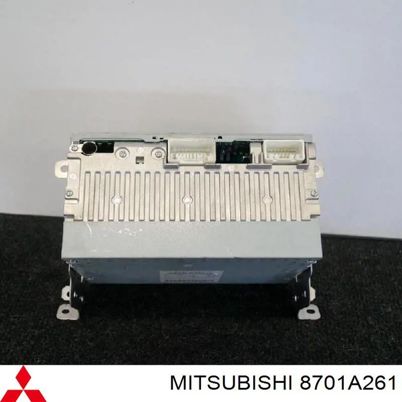 8701A261 Mitsubishi radio (radio am/fm)