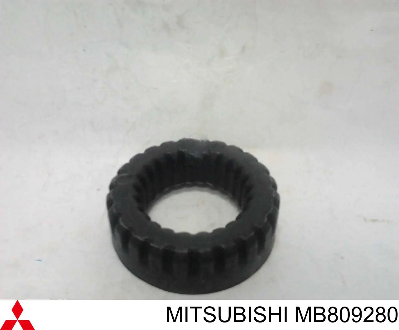 Comprar MB809280 Mitsubishi Aislador de resorte trasero superior