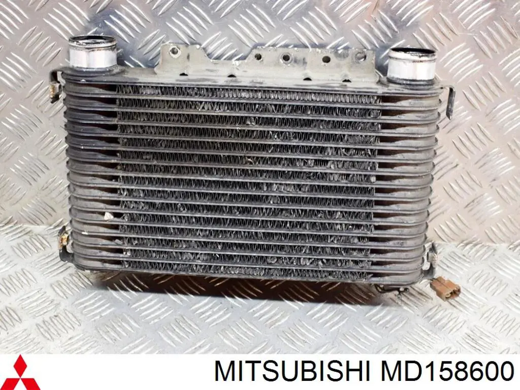 1271000420 Mitsubishi radiador de aire de admisión