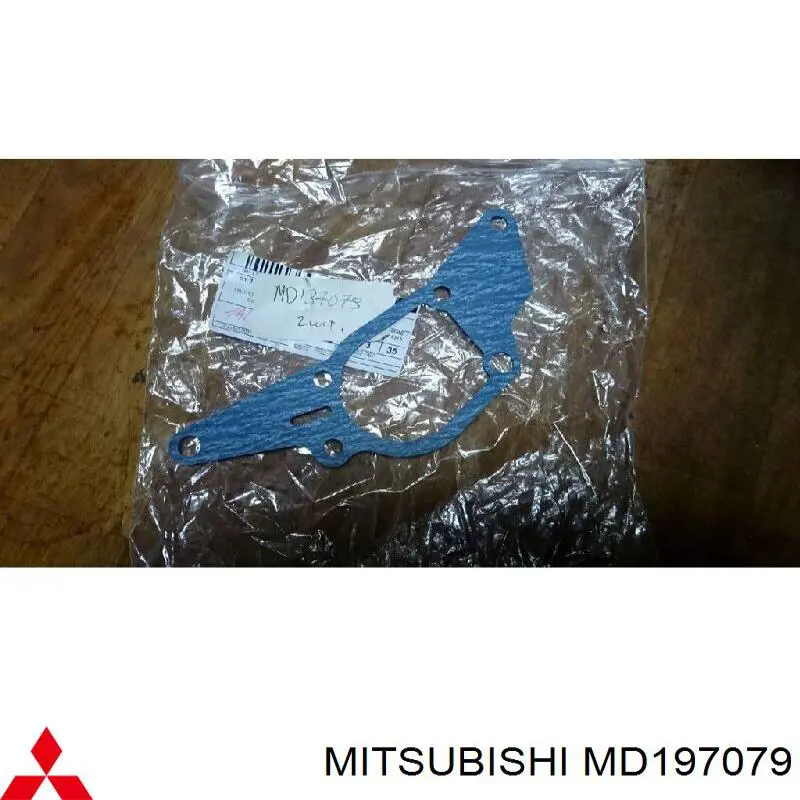 MD197079 Mitsubishi junta, cárter de mando, superior
