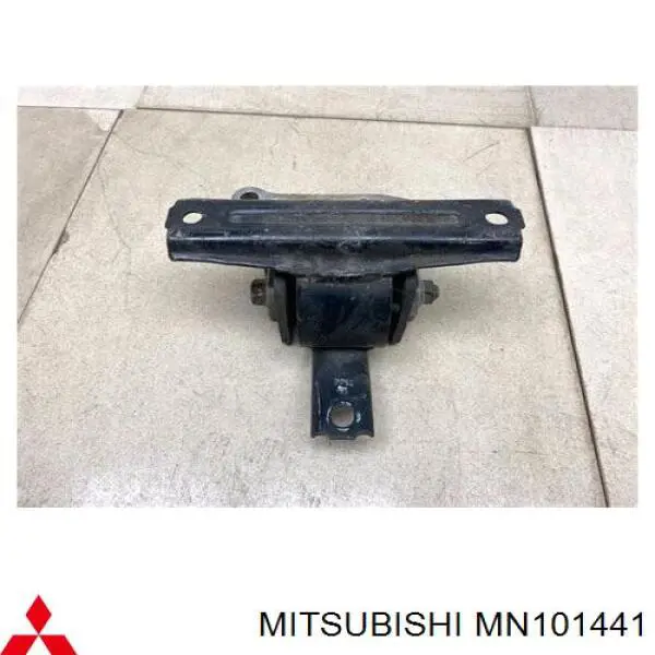 1091A104 Mitsubishi Soporte de motor derecho