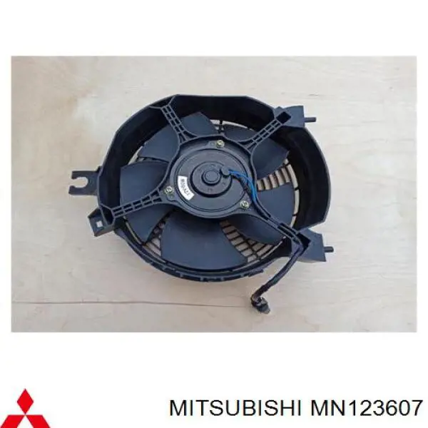 Q3730076 Q-fix Difusor del radiador del aire acondicionado con ventilador y motor