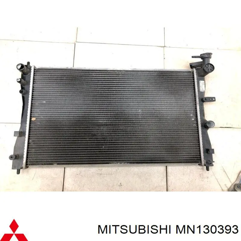 Água radiador Mitsubishi MN130393 precio, desde 66,79 EUR