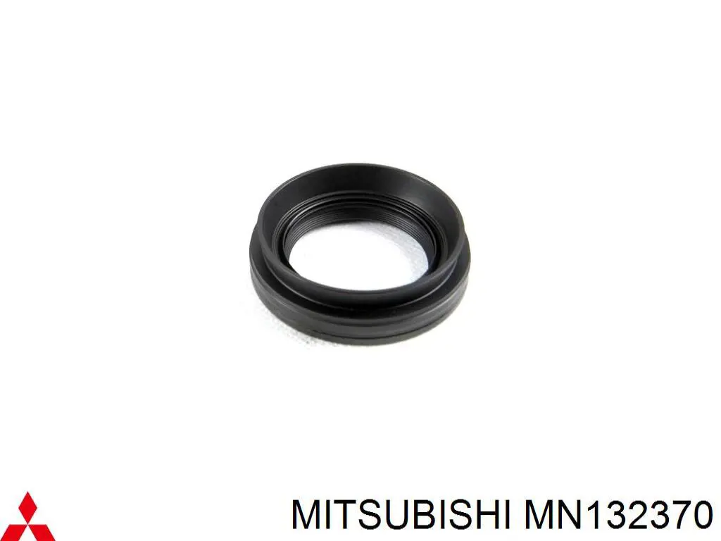 MN132370 Mitsubishi Retén del semieje delantero derecho