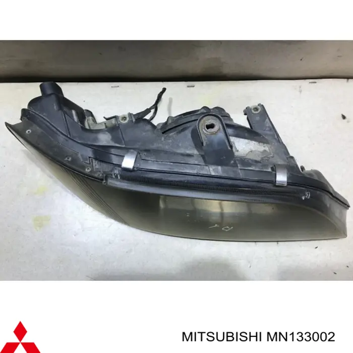 Comprar MN133002 Mitsubishi Faro derecho