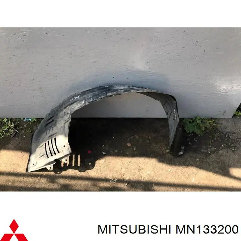 Guardabarros interior derecho, aleta delantera Mitsubishi MN133200 precio, desde 20,39 EUR