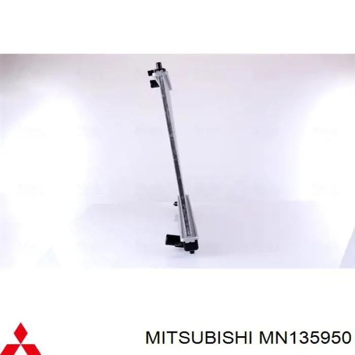 MN135950 Mitsubishi Refrigeración del motor