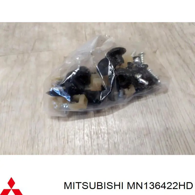 Cubierta de estribo MN136422HD Mitsubishi