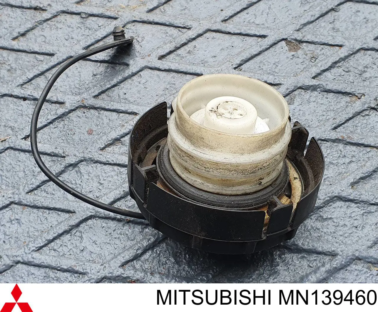 Tapa de depósito de combustible Mitsubishi Pajero IV LONG SUV (V90) (2006 - 2013) precio, desde 34,13 EUR