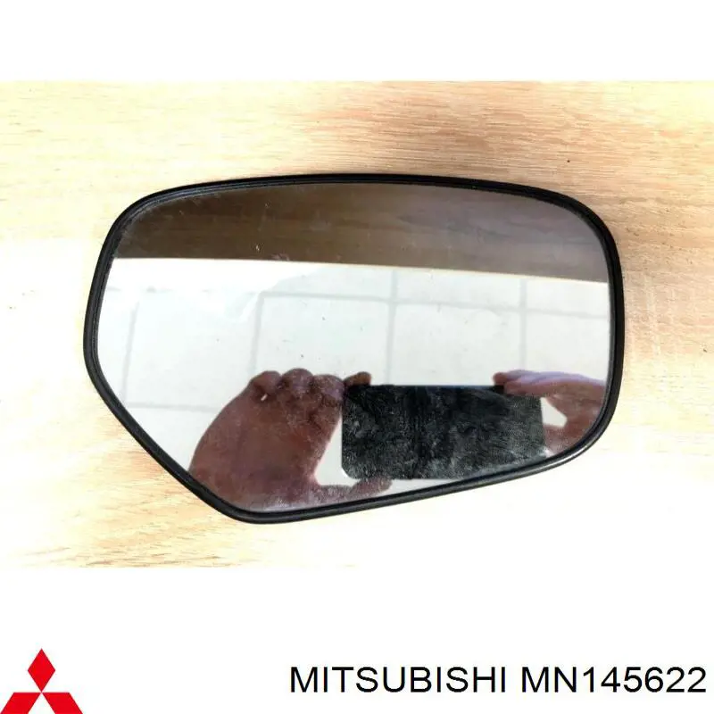 MN145622 Mitsubishi cristal de espejo retrovisor exterior derecho