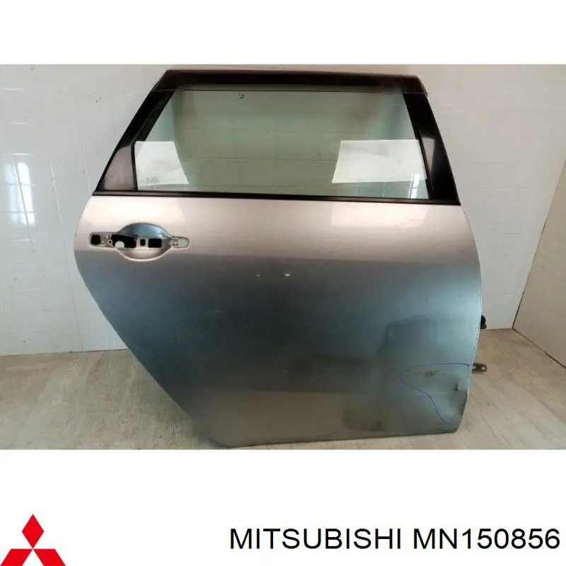 Puerta trasera derecha para Mitsubishi Grandis (NAW)