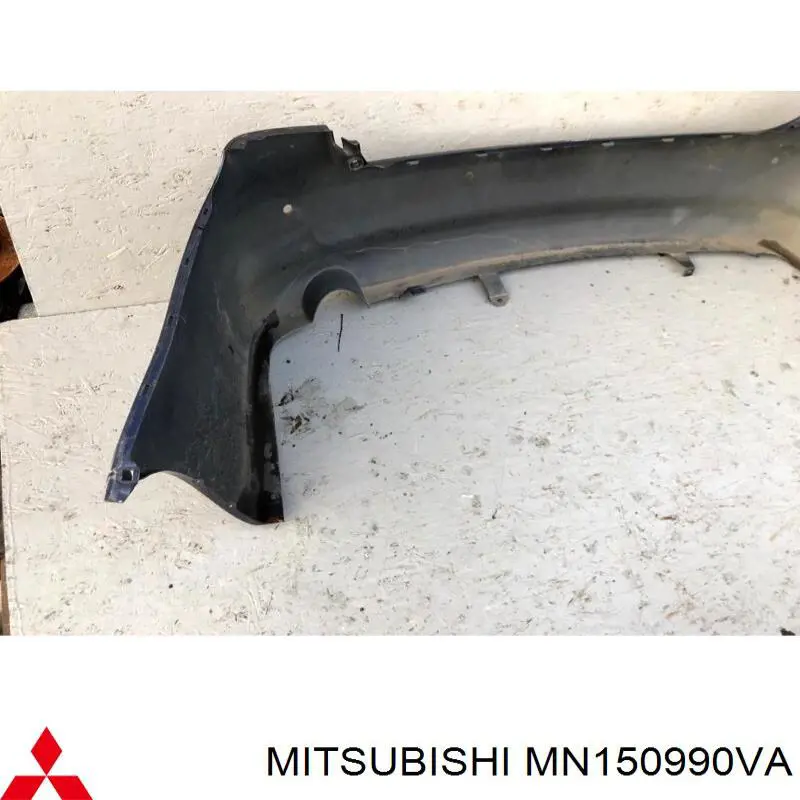 MN150990BB Mitsubishi parachoques trasero