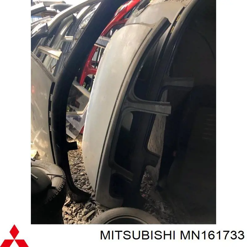 MN161733 Mitsubishi techo