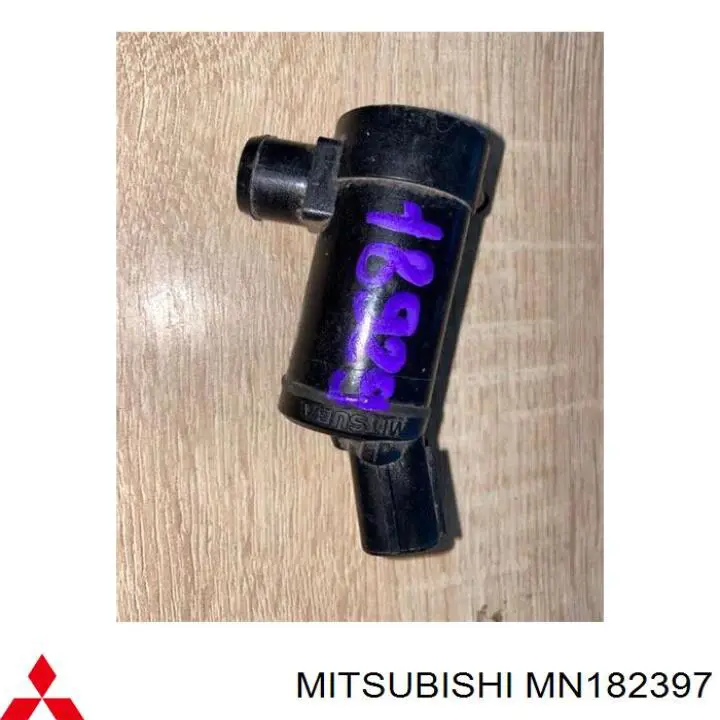 Bomba de limpiaparabrisas delantera para Mitsubishi Pajero (KH)