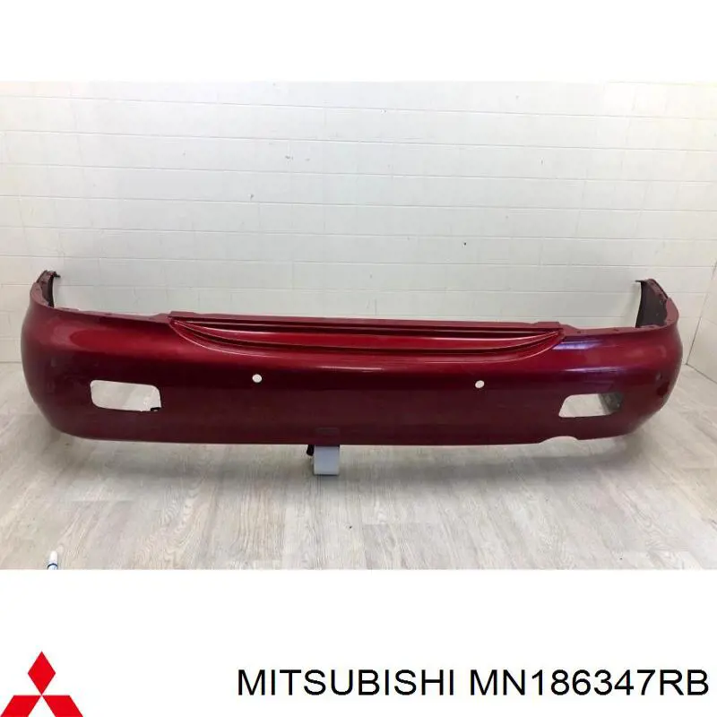 MN186347RB Mitsubishi parachoques trasero